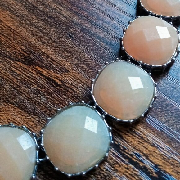 Elegant Rose Faceted Geometric Stones Bib Statement Necklace Silver Accents - Picture 14 of 14